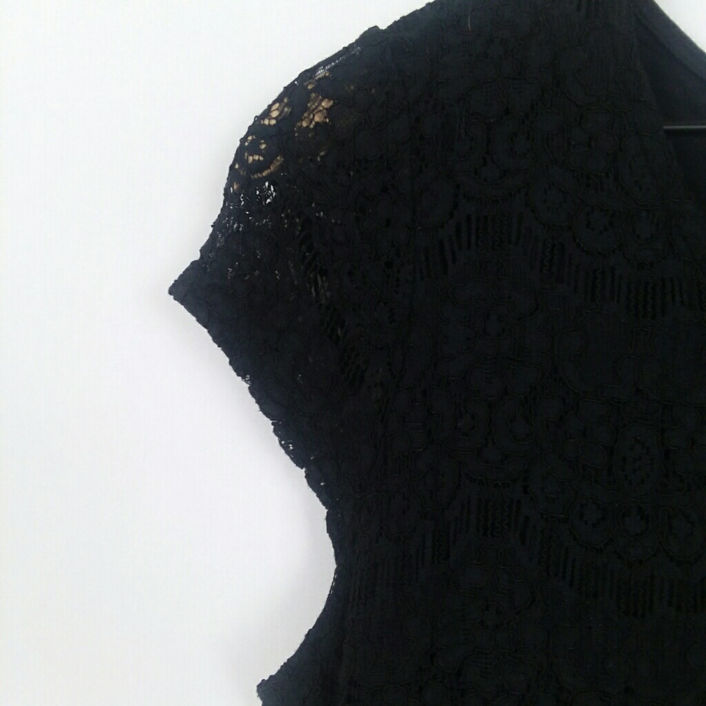 Annianna black lace fit and flare cap sleeve dress - Picture 5 of 8